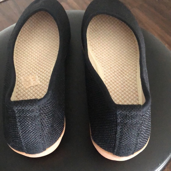 NWOT adorable 1 inch flats - Picture 8 of 10